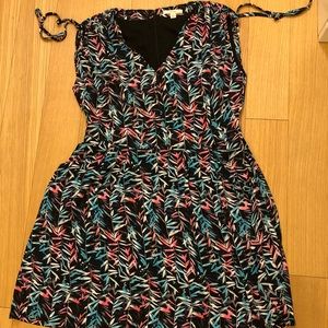 V-Neck Nordstrom Dress with POCKETS!!